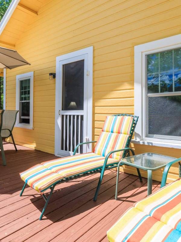 yellow-deck